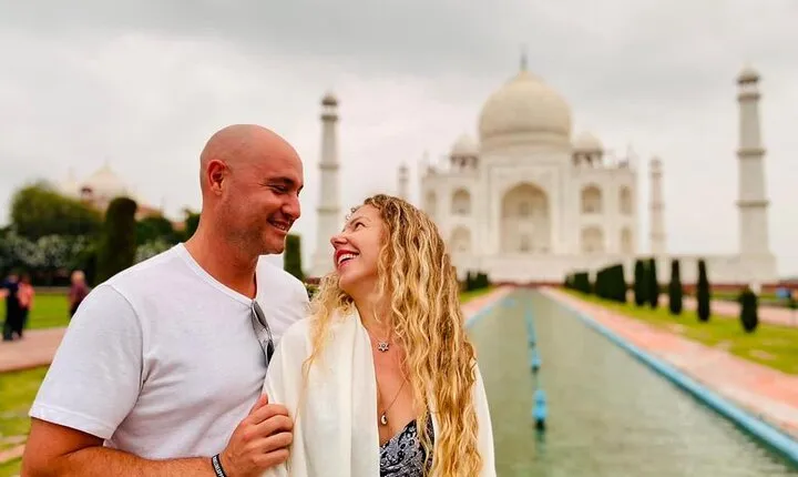 1 day Luxury Sunrise Taj Mahal Tour by Private Car 
