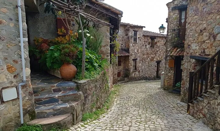 Private Tour From Lisbon: Tomar and Schist Villages in Nine Hours