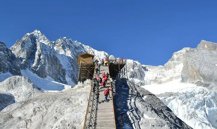 Lijiang Private Tour: Jade Dragon Snow Mountain, Baisha and Longquan Village