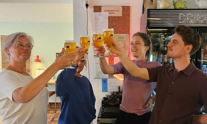 Dutch Beer Tasting, Traditional Hutspot and Games in Amsterdam