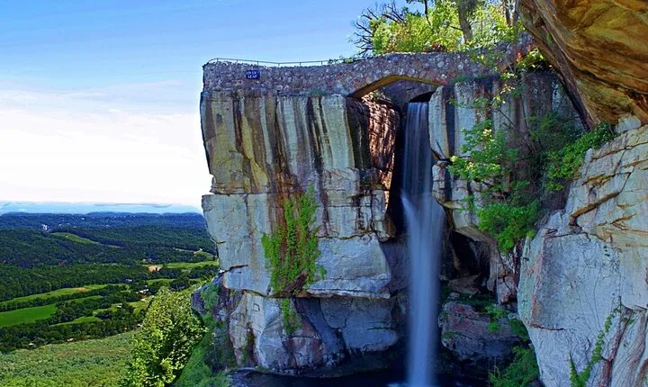 Ruby Falls & Rock City: Scenic Lookout Mt. Daytrip from Nashville