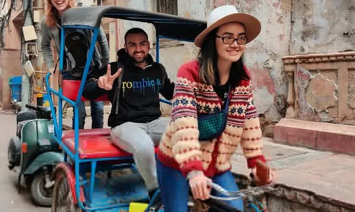 Tour Through Temples, Public Markets and Food in Old Delhi