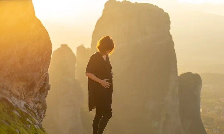 Private Meteora Photo Shoot with a Professional Photographer