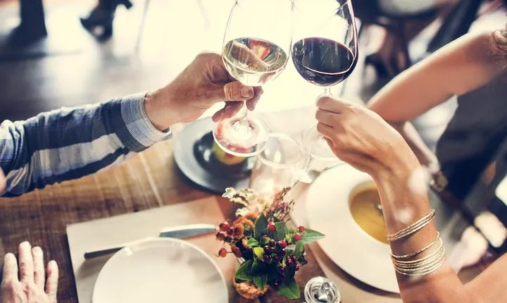 Private Barcelona Walking Tour & Wine Tasting + Tapas Dinner