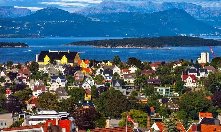 An amazing guided private walking tour of Stavanger.