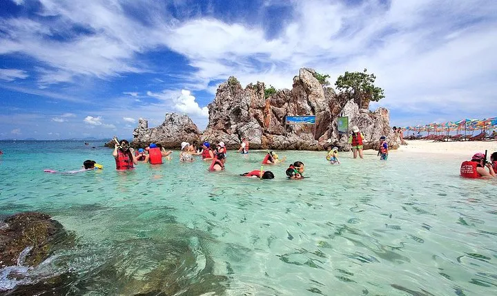Phi Phi , Maya Bay, Khai Island great snorkeling Tour