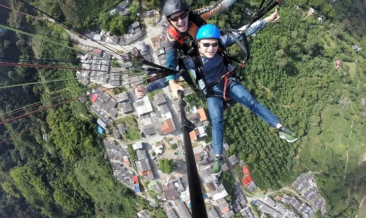 Flying Paragliding Over Medellín 
