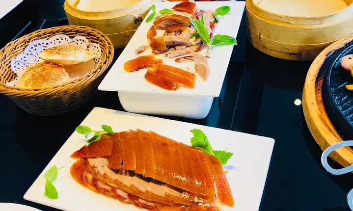 Beijing Layover Tour to Summer Palace with Peking Duck