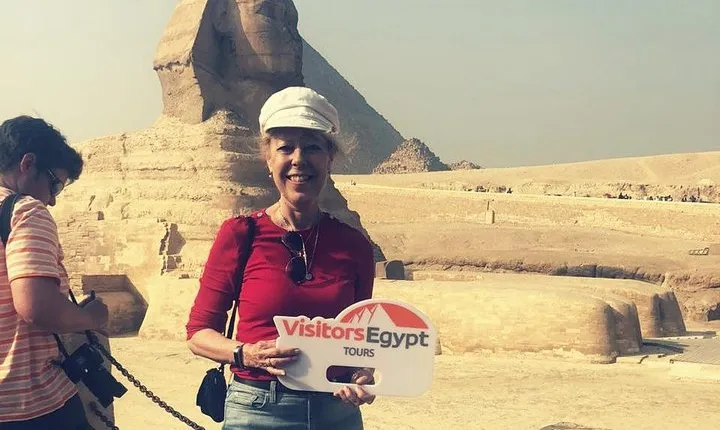 Sunset Camel Ride at the Pyramids of Egypt (Includes Local BBQ Dinner)