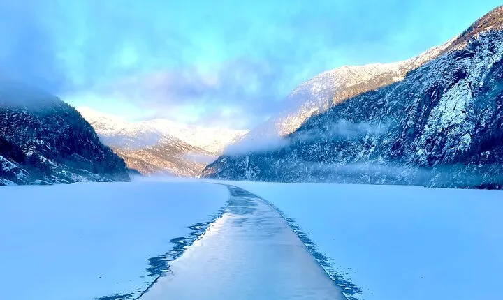 Private Ice-bathing yacht cruise to the Fjords