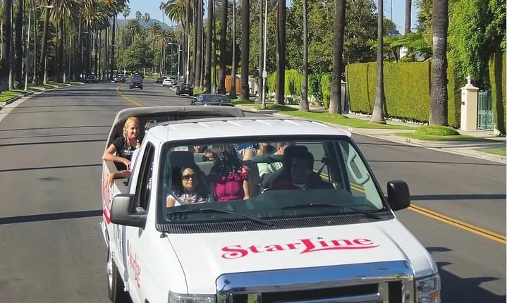 Los Angeles: Celebrity Homes and Iconic Landmarks Tour