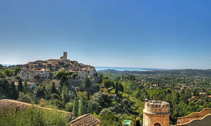 Small-Group Half-Day Tour to St-Paul-de-Vence, Antibes and Cannes from Nice