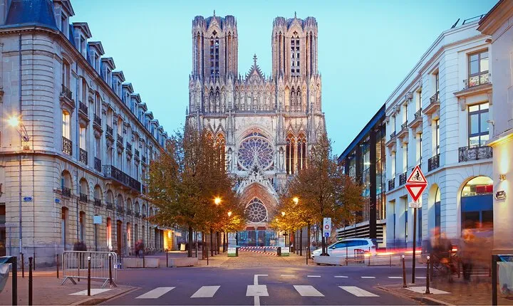 Reims Scavenger Hunt and Best Landmarks Self-Guided Tour