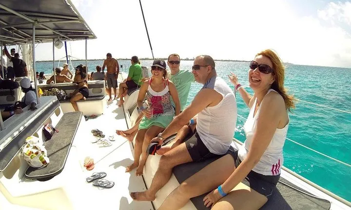Cancun All Inclusive Catamaran Tour to Isla Mujeres