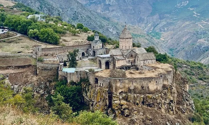 Private Tour: Khor Virap-Areni-Noravank-Shaki-Tatev