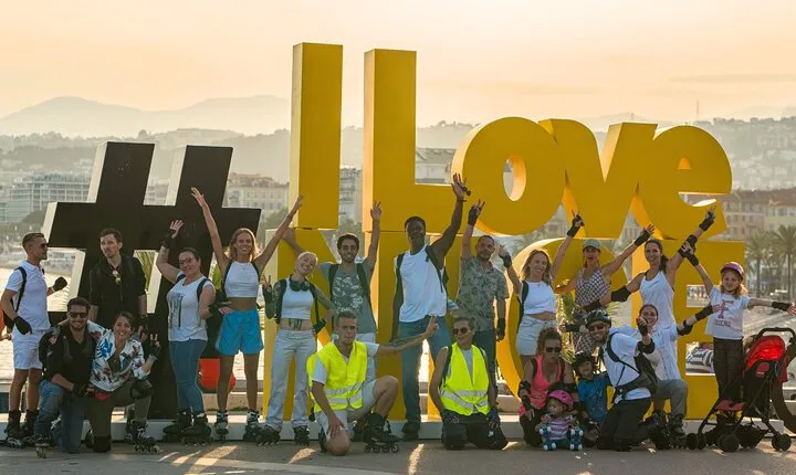 Nice in rollerblading at sunset, local meals & live music!