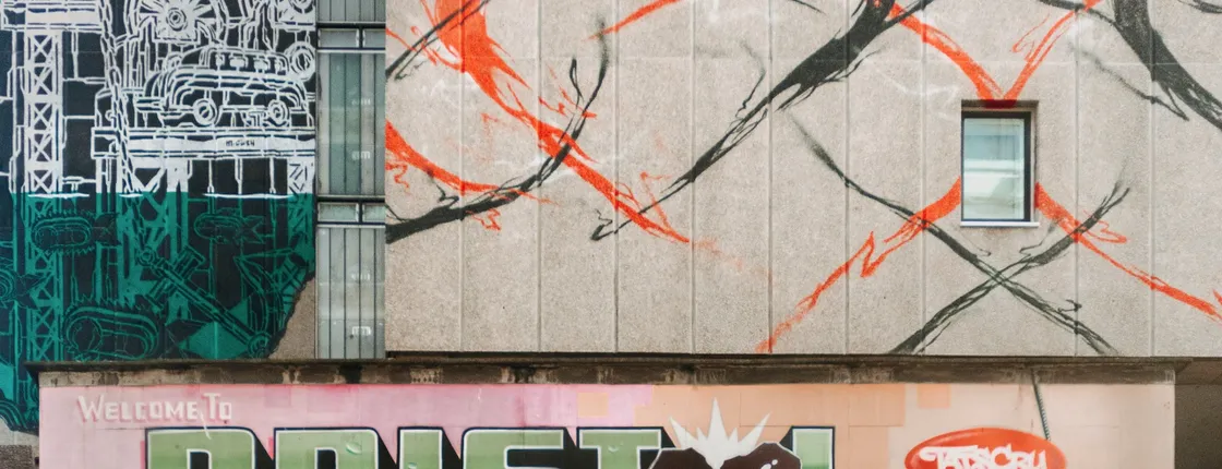 Bristol Street Art with Banksy and Capital of Graffiti exploration game