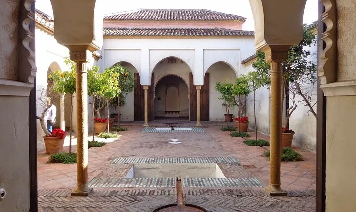 Guided visit to the Roman Theater and Alcazaba in Malaga