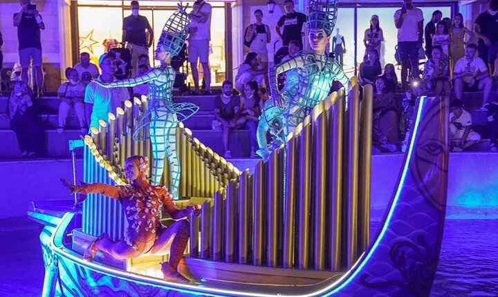 Side Land of Legends Night Shows Tour With Boat Parade