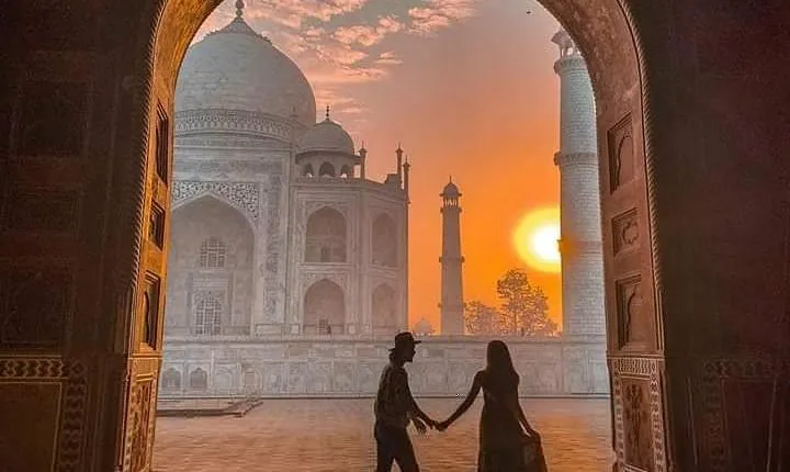 Sunrise Taj Mahal Tour by Car