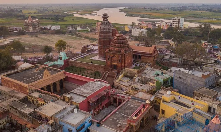Highlights of Mathura & Vrindavan (Guided Fullday Sightseeing Tour by Car)