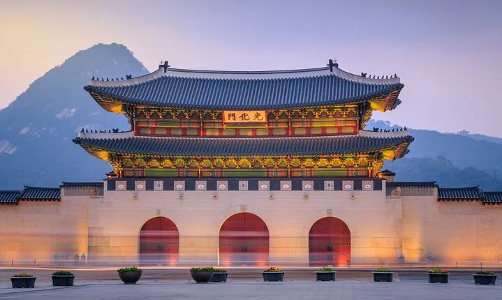 4 Hours Private Walking Tour of Gyeongbokgung