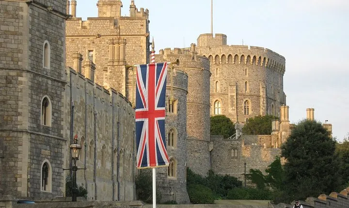 Windsor,Stonehenge & Winchester Luxurious Executive Vehicle Private Tour