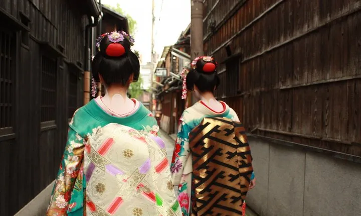 Kyoto Gion Geisha District Walking Tour - The Stories of Geisha