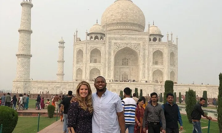 Private Full-Day Agra Taj Mahal Tour by Car with a Tour Guide