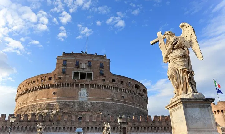 Rome City E-Bike Tour in Small Groups
