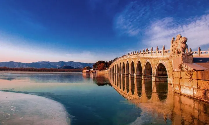 Beijing Private Day Tour: Summer Palace and Badaling Great Wall