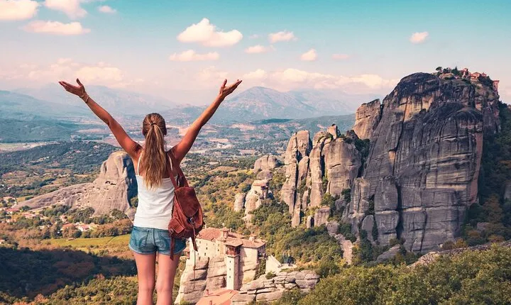 Meteora: Morning Half Day Sightseeing and Monasteries Tour