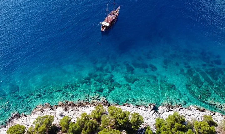 Athens Day Cruise: 3 Islands Tour in the Saronic Gulf with Lunch