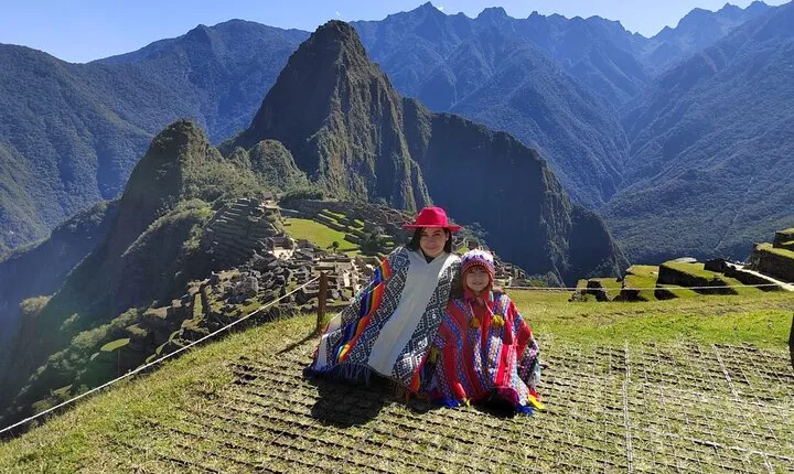 2daysExperience with llamas,SacredValley and Machupicchu by train