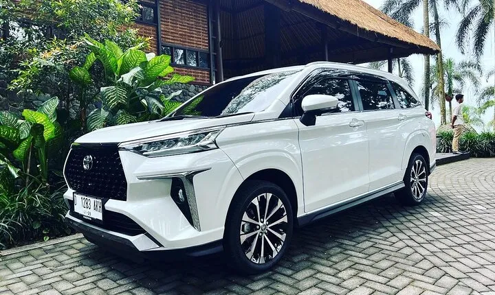 Private Car Charter in Bali with an English-speaking Driver