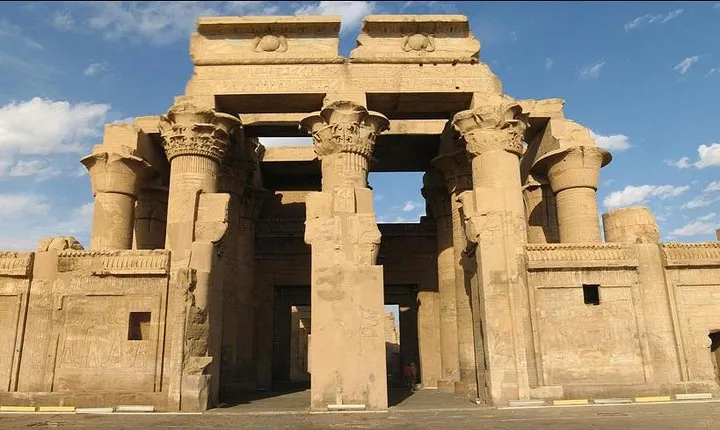 Private Day Tour visit Edfu Kom Ombo temples from Luxor