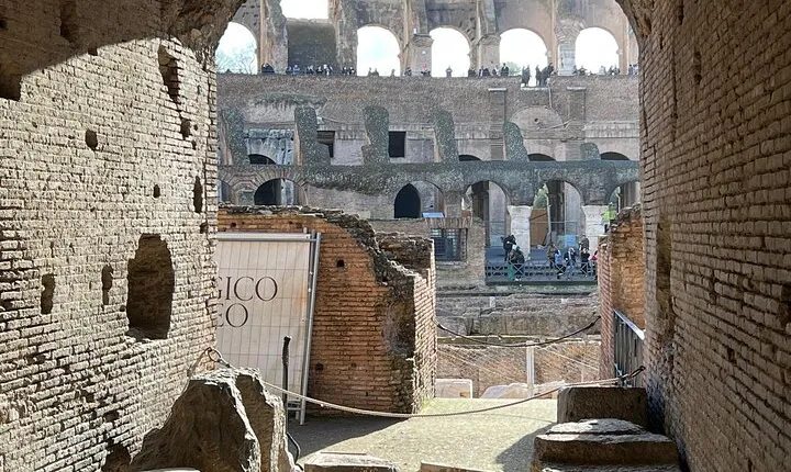 VIP Colosseum Tour with Expert Top-Rated Guide