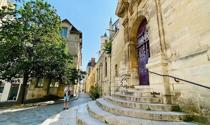 Latin Quarter Off the Beaten Track