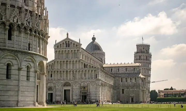 Pisa highlights tour with Leaning Tower entry from Florence