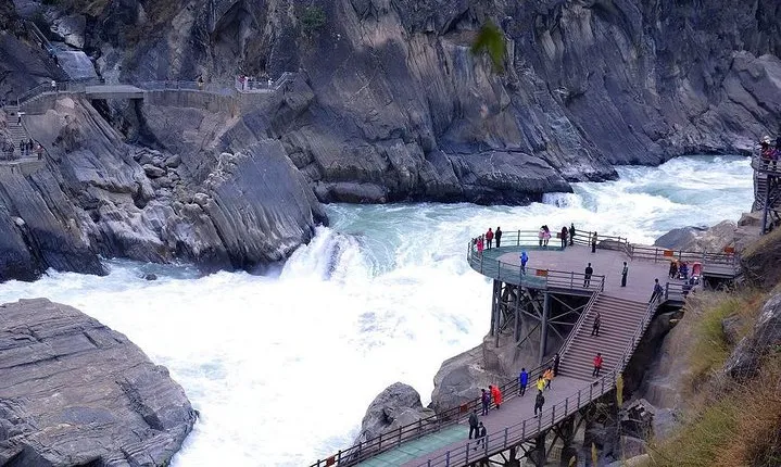 Half-Day Private Tour Tiger Leaping Gorge in Lijiang