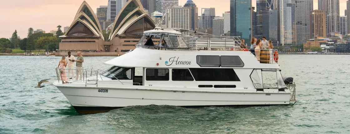 Golden glow Sydney harbour cruise with complimentary drink