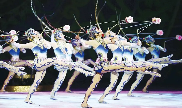 Great Wall Half Day Tour and VIP Beijing Acrobatic Show