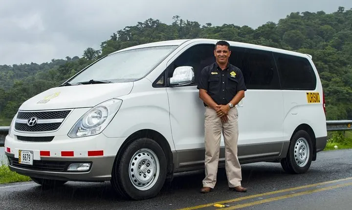 Private Transfer La Fortuna To Int. Airport Liberia From 7 to 10 passengers