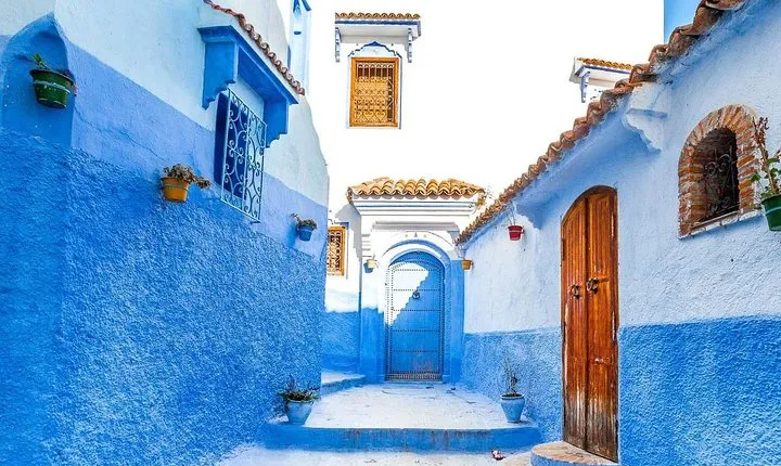 From Casablanca : Chefchaouen ,Tangier and Tetoune by the High Speed Train