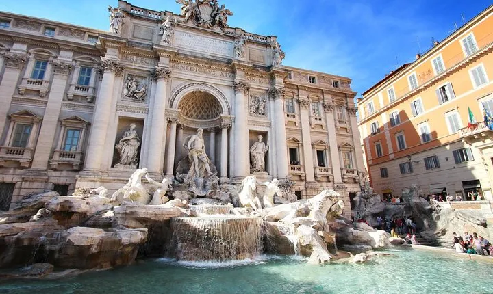 Rome Private Tour with Official Tour Guide for the Vatican Museum