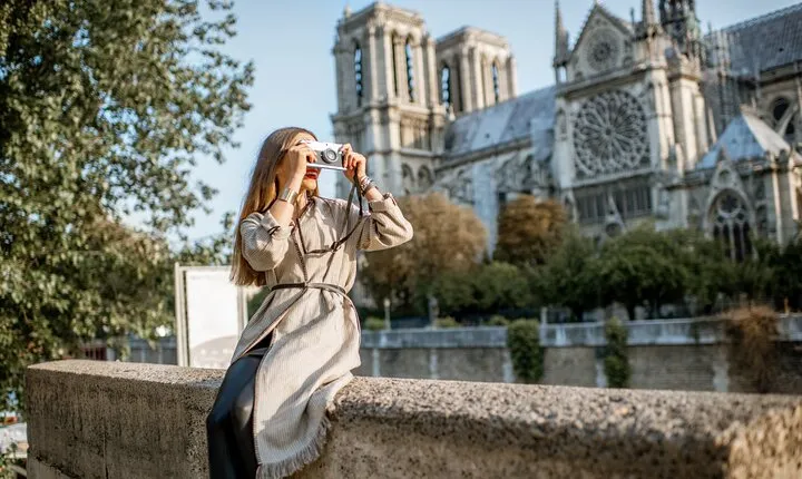 Notre Dame Access with Audio Guide Outside Guided Tour and Cruise