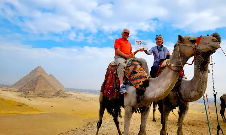 CAIRO COMBO 1: tour to Giza pyramids, Sphinx, Egyptian museum& Khalili market