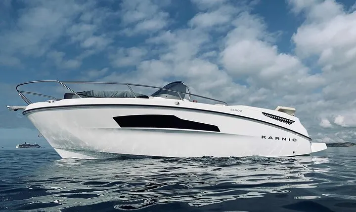 One Hour Boat Tour Departure Como with Private Captain