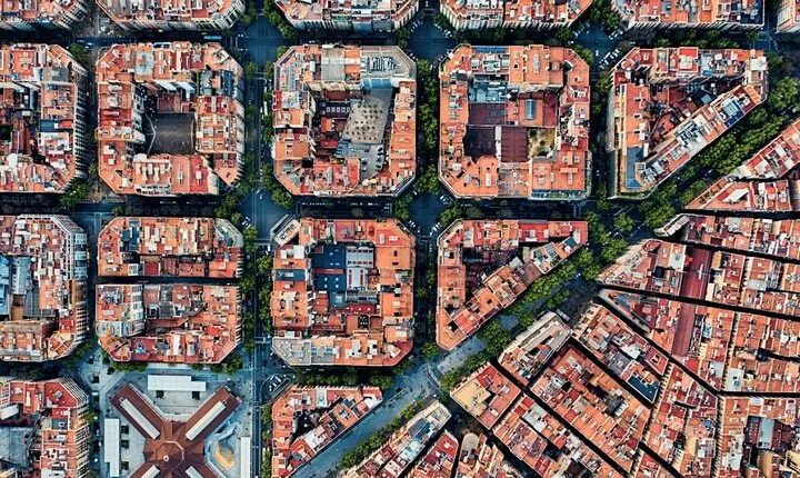 Barcelona Urban Planning Tour - Towards a Sustainable Smart City