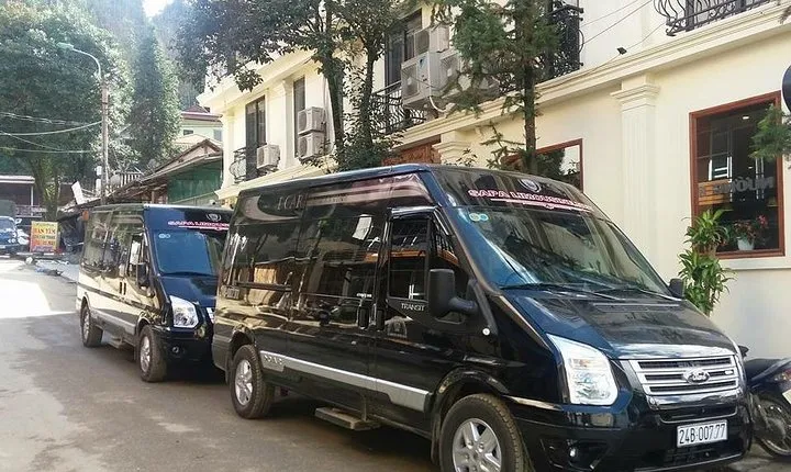 Sapa Private Trek Tour 2 Day Luxury Limousine Transfer from Hanoi